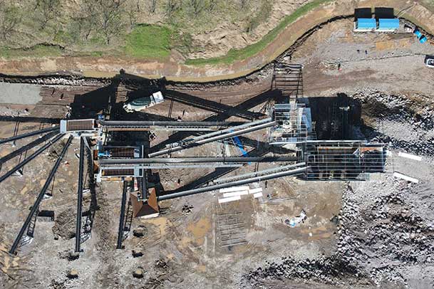 反擊破碎機(jī)生產(chǎn)線現(xiàn)場(chǎng)展示圖