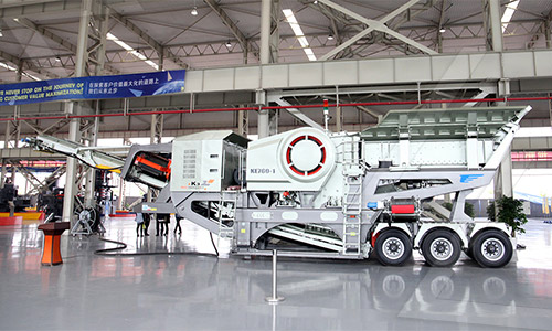 履帶式液壓巖石破碎機(jī)展廳