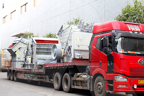 反擊破碎機(jī)發(fā)貨現(xiàn)場(chǎng)