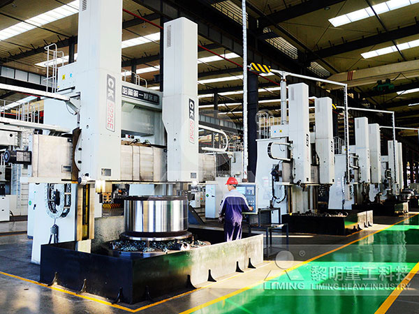 黎明重工生產(chǎn)車間展示 黎明重工生產(chǎn)車間展示