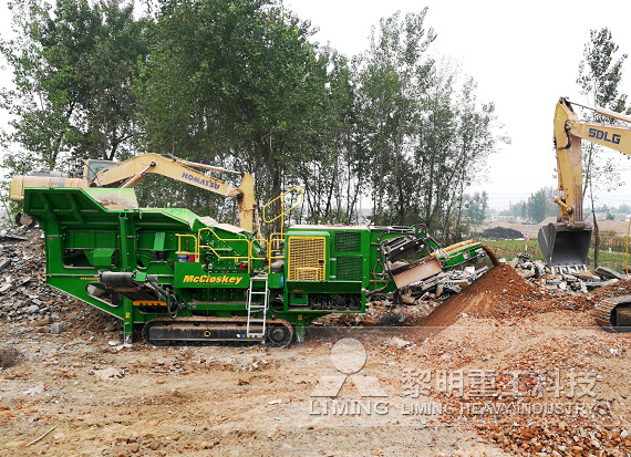 履帶式移動破碎篩分站